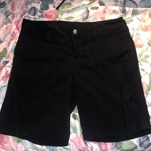 Athleta Bermuda shorts (black)